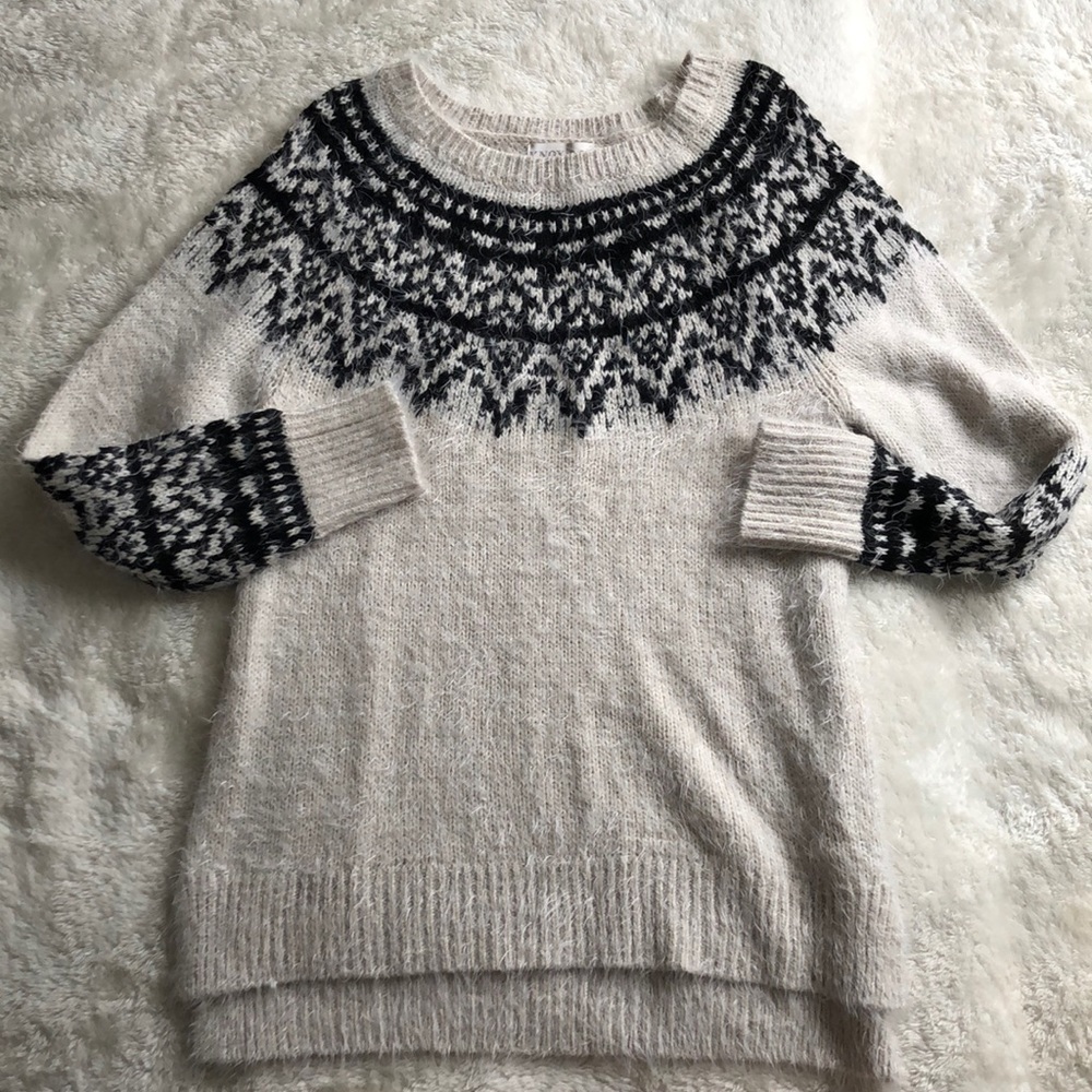 Knox Rose Fuzzy Sweater Size Medium